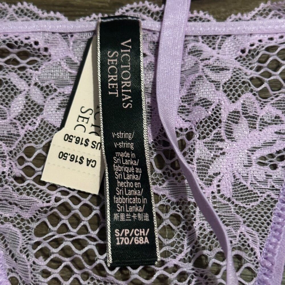 Lace G String - Picture 3 of 3